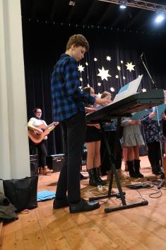 Vánoční koncert školního pěveckého sboru + jarmark 2019